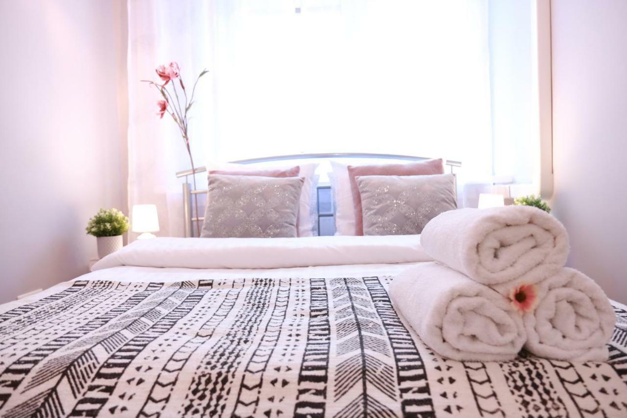 Chill & Explore By Cooee Apartments Varsóvia Exterior foto