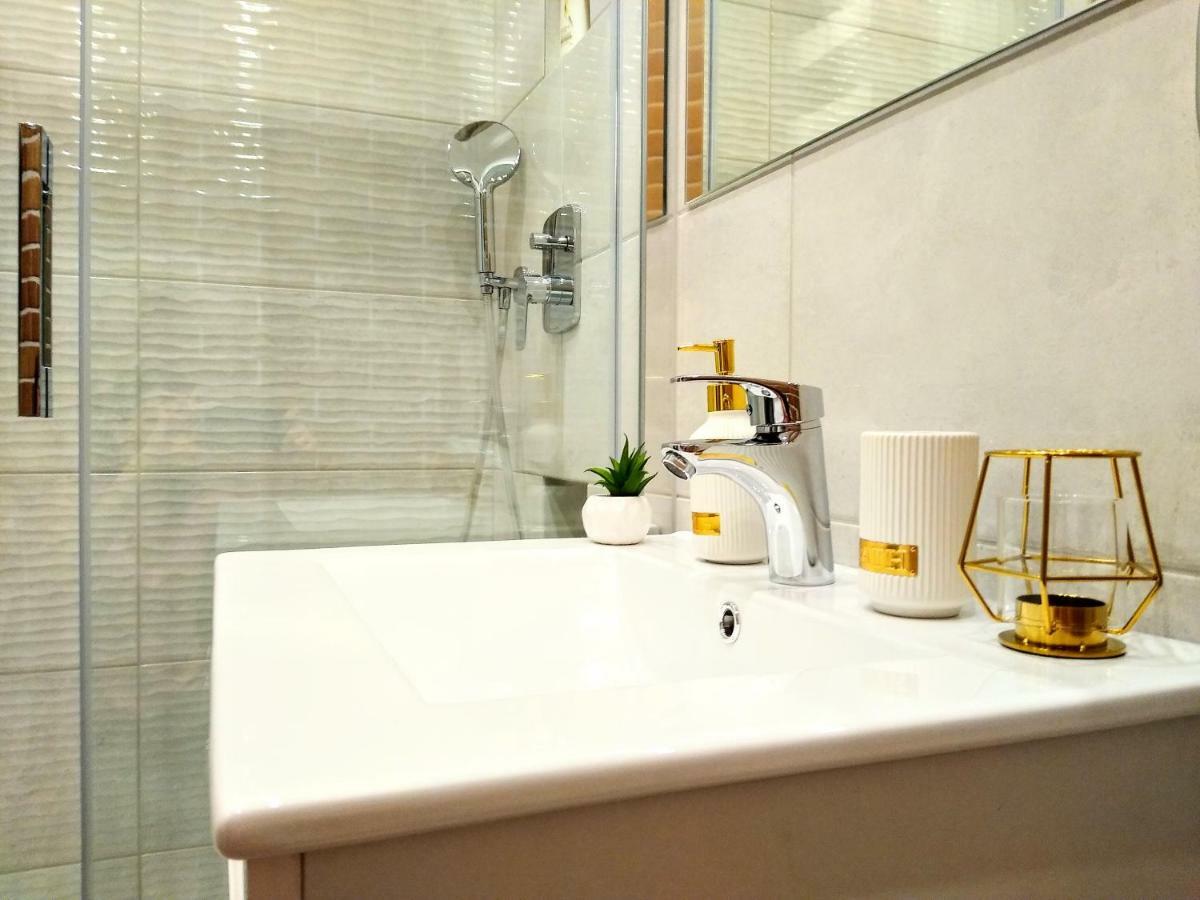 Chill & Explore By Cooee Apartments Varsóvia Exterior foto