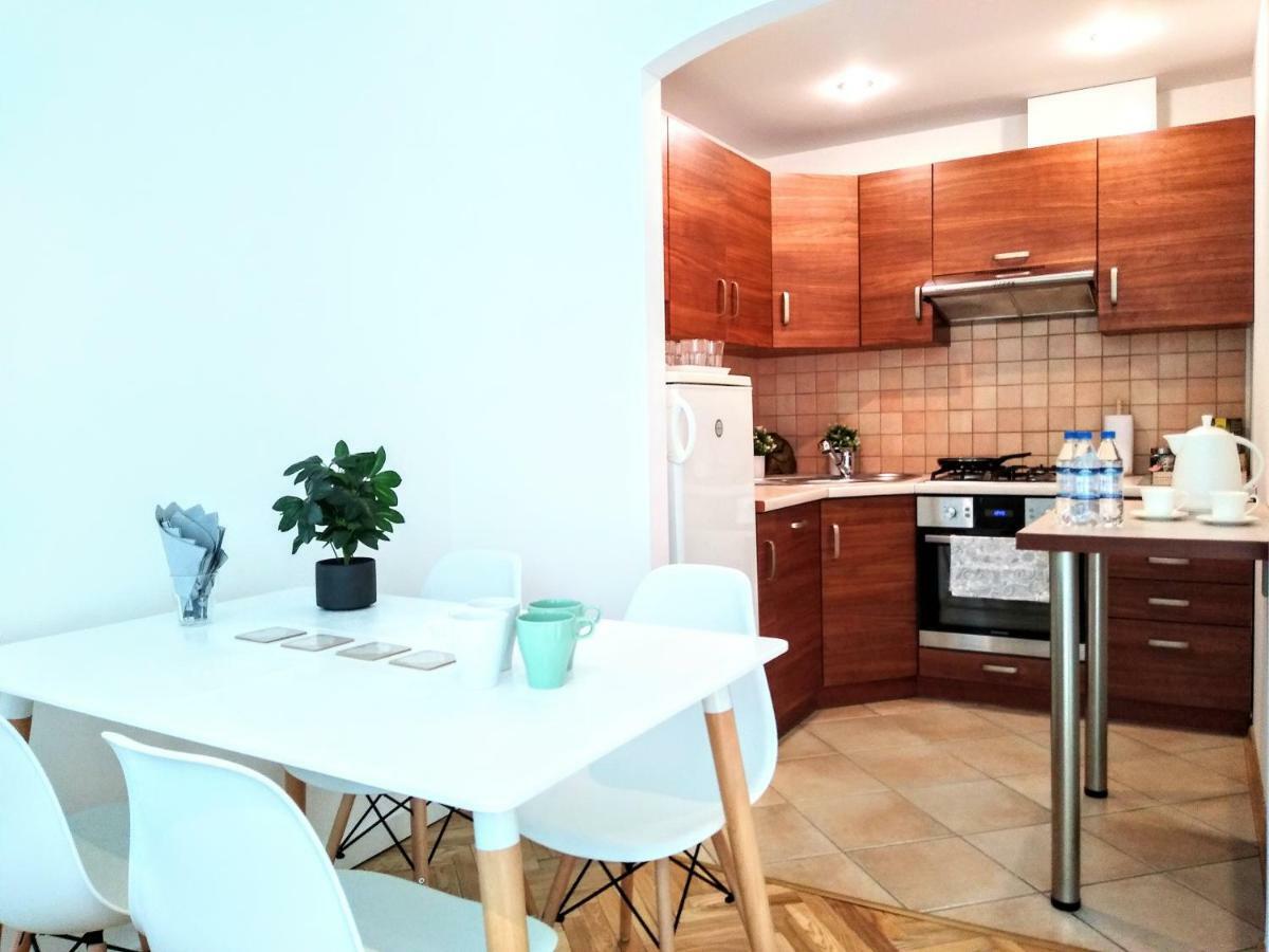 Chill & Explore By Cooee Apartments Varsóvia Exterior foto