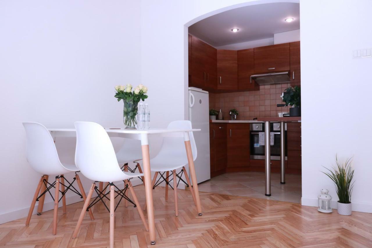 Chill & Explore By Cooee Apartments Varsóvia Exterior foto